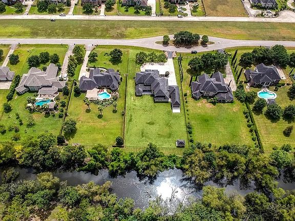4th image of 4618 Creek Point Ln