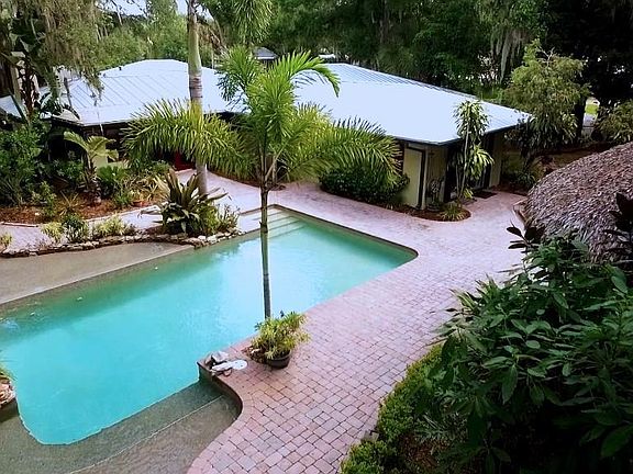 2nd image of 2695 Tropical Ave