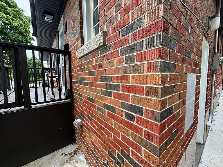 102 Paulart Dr #BASEMENT — Photo 2