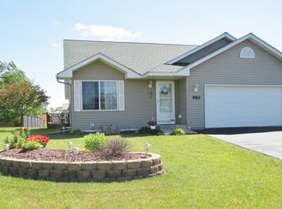950 Carolina Pkwy NW, Hutchinson, MN 55350