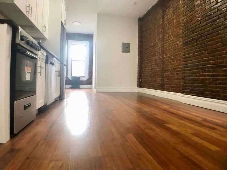 2nd image of 229 E 10th St APT 8