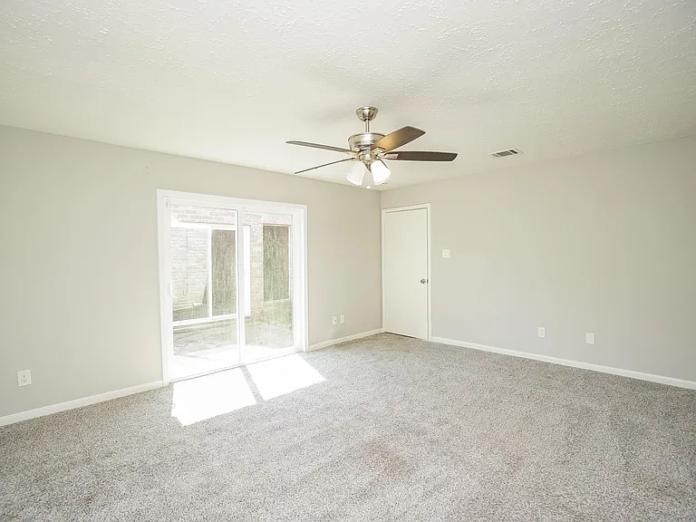 22418 Goldstone Dr — Photo 16