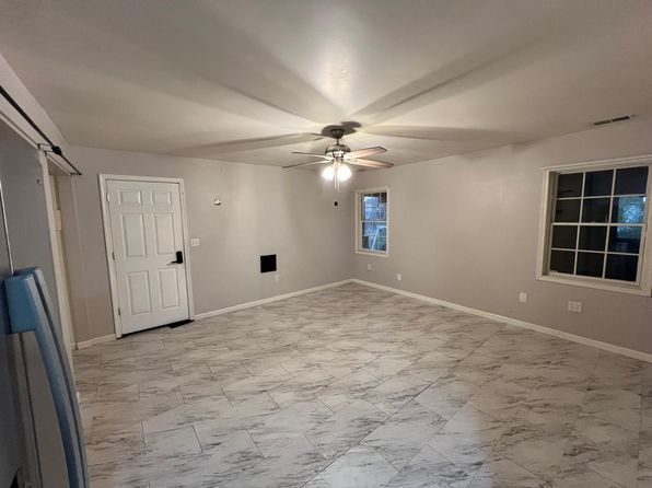 4053 Hunt Rd Studio J