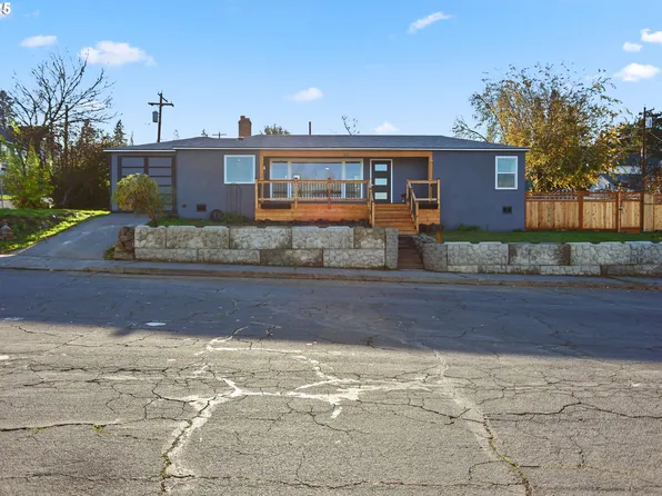 602 W 13th St, The Dalles, OR 97058