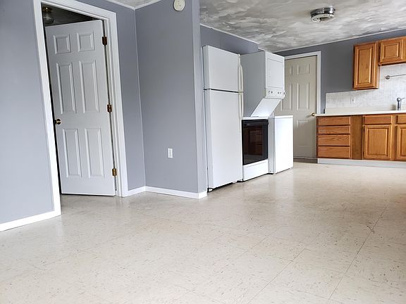 Kitchen / Laundry Area