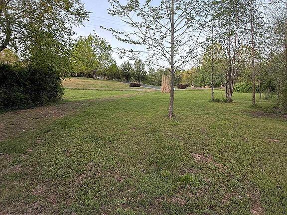 2nd image of 87 New Hope Rd