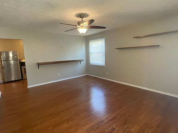 3rd image of 2787 Woodgrove Dr