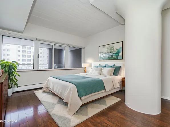 80 Bay Street Landing image 16 of 31