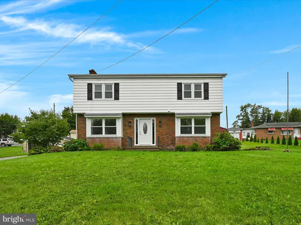 1432 Bunting St, Pottsville, PA 17901