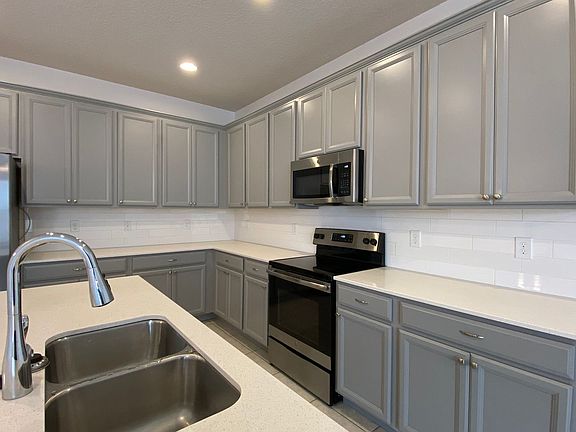 3rd image of 8048 Basilica Ln