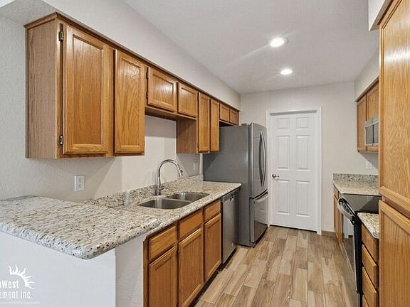 4th image of 11127 N 109th Pl