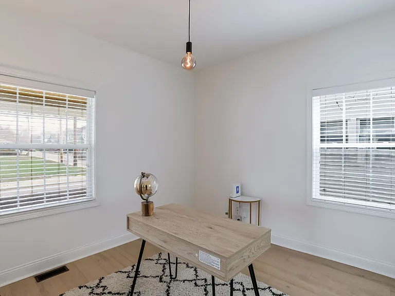 1306 S East St — Photo 13