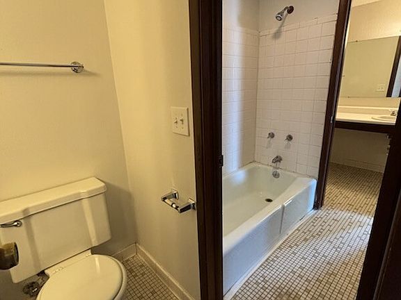 5th image of 1316-1325 Southwestern Dr #17602795