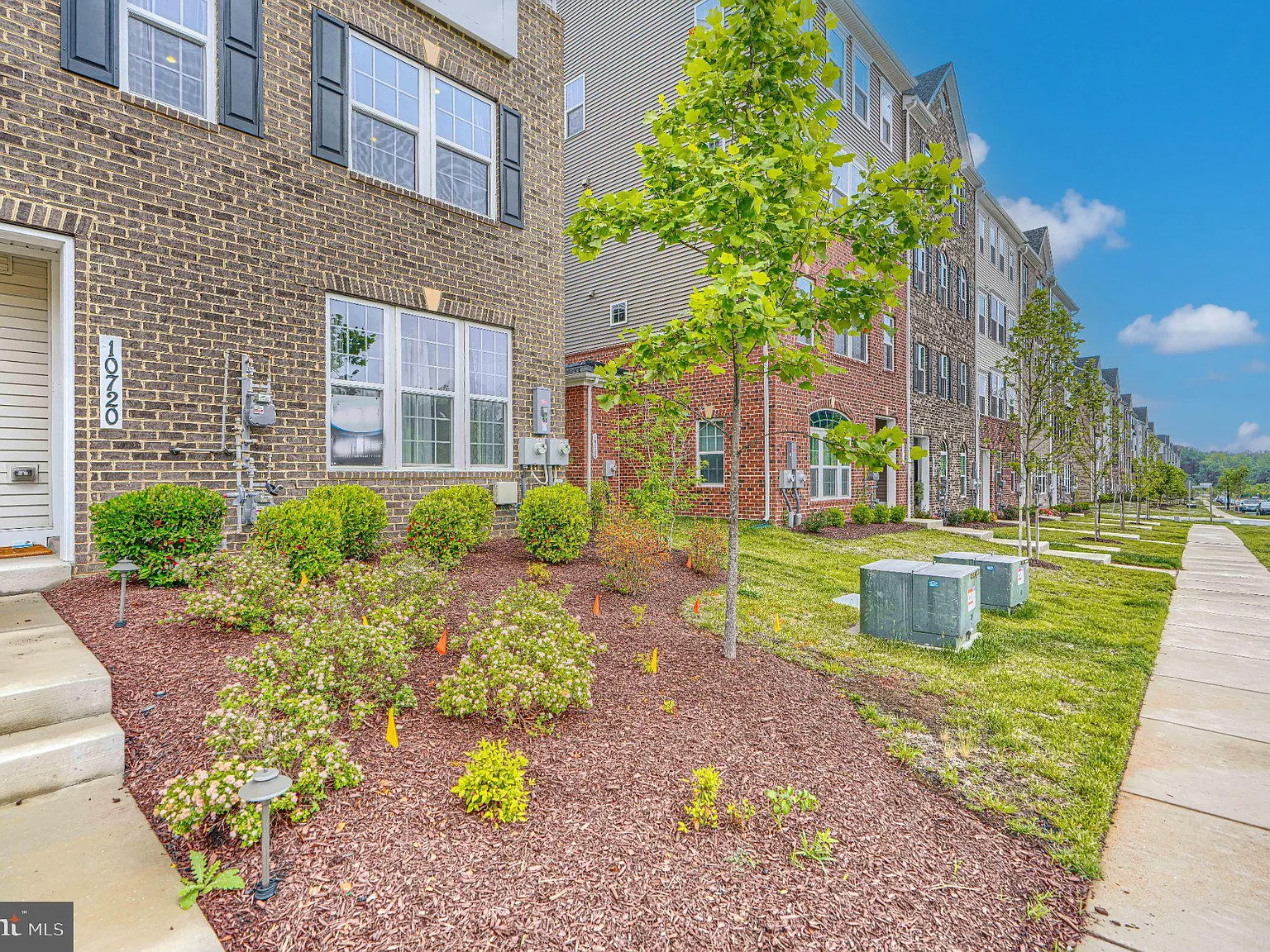 3 bed, 2.5 bath, 1790 sqft, $3,100 — Photo 4