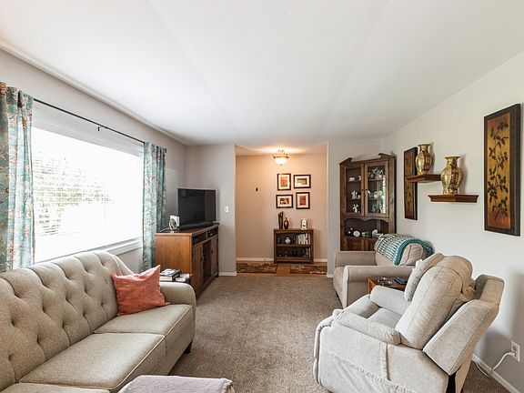 4th image of 903 Wiltshire Dr #S2