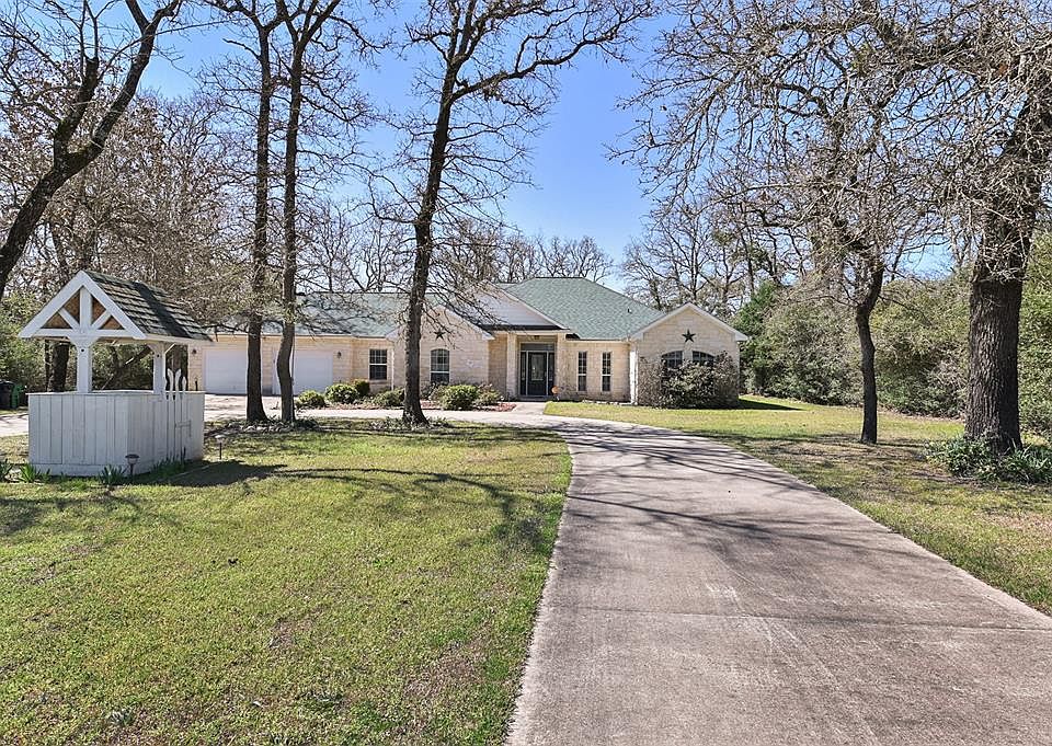 1st image of 45 Meadowwood Dr