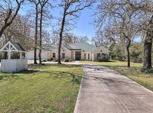 45 Meadowwood Dr, Hilltop Lakes, TX 77871