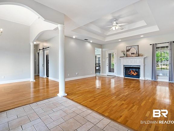 4th image of 5466 3rd St