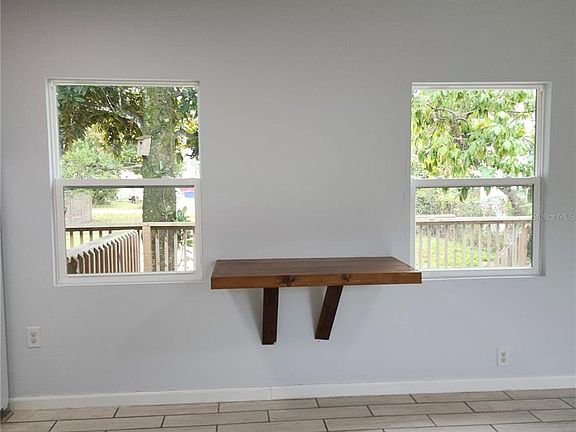 5th image of 422 NW 9th Ave #422
