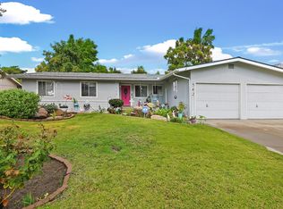 542 W Paradise Ave, Visalia, CA 93277