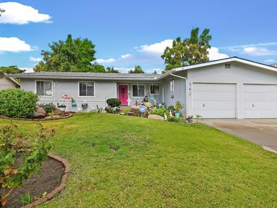 542 W Paradise Avenue, Visalia, CA, 93277