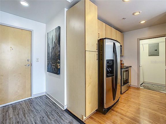 3rd image of 155 Court Ave #1514