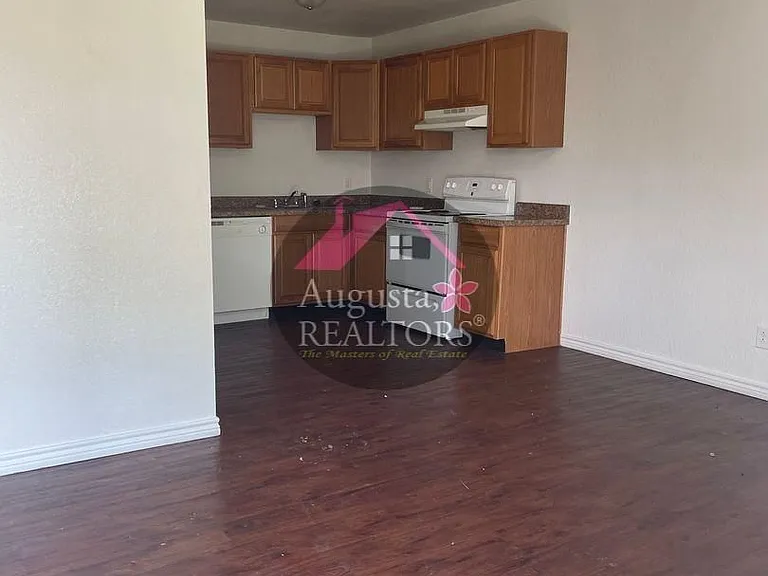1617 S 14th St #B — Photo 3