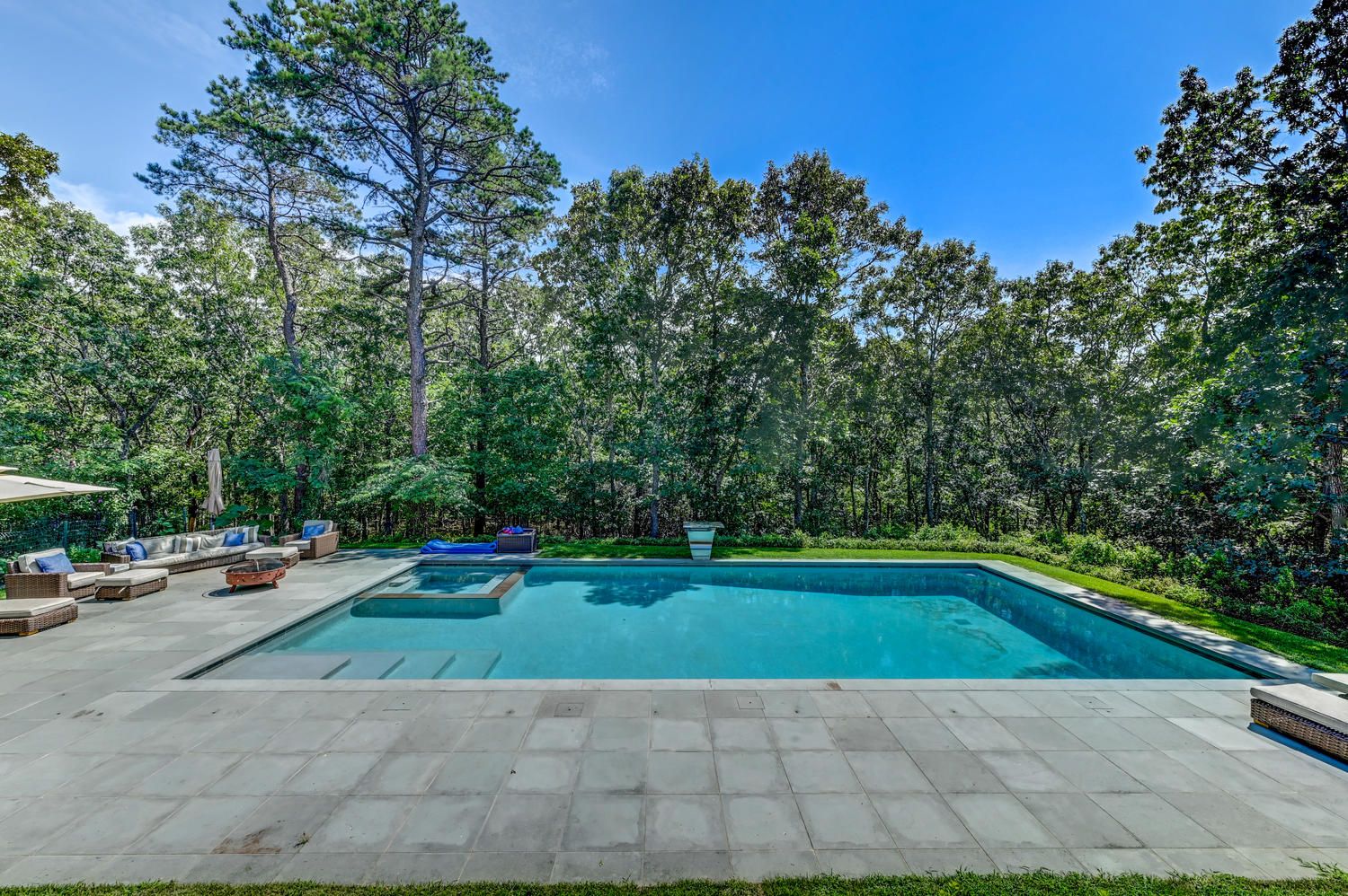  Large Patio perfect for entertaining