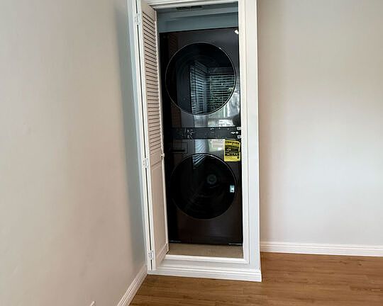 5th image of 4123 1/2 W Toluca Lake Ave