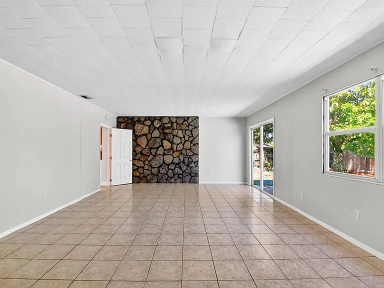 775 Snead Cir — Photo 9