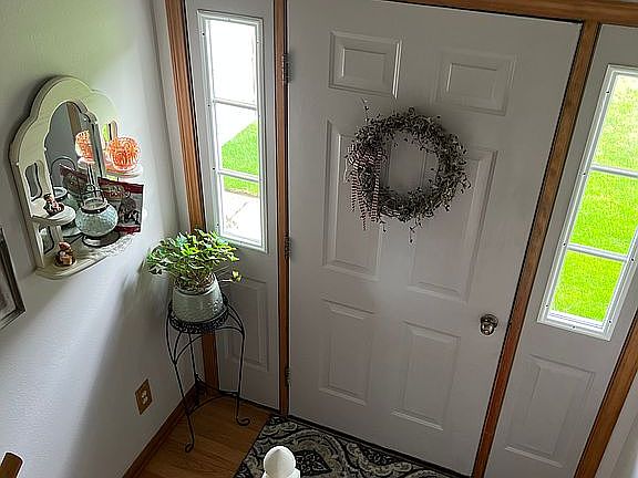 4th image of 82 Linda Ln