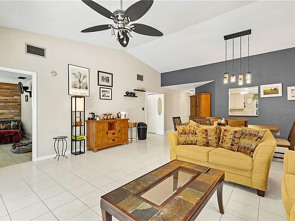 3rd image of 2110 Pine Gardens Trl