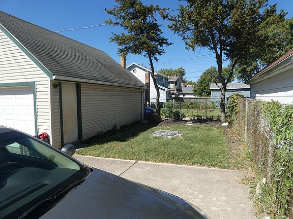 5th image of 3805 Wayne Ave
