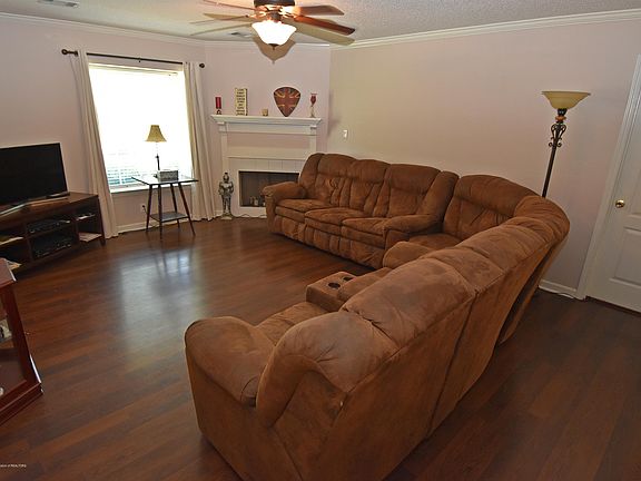 4th image of 7638 Woodshire Dr