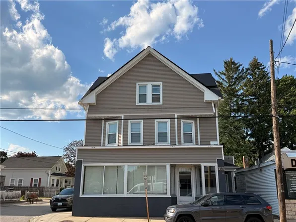 1289 Cranston St, Cranston, RI 02920