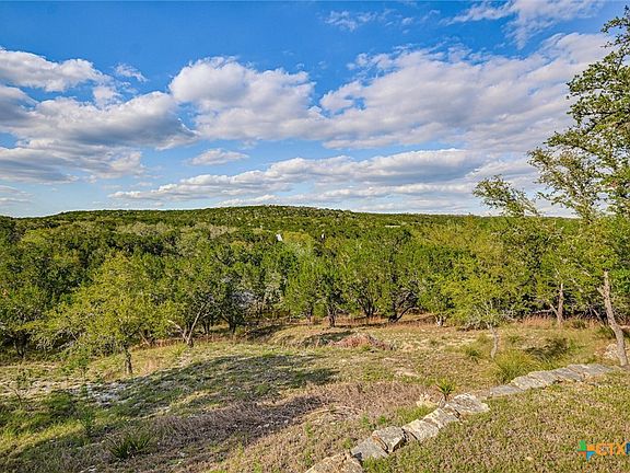 5th image of 707 Deer Lake Rd