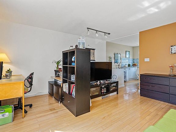4th image of 21675 68th Ave Floor 2