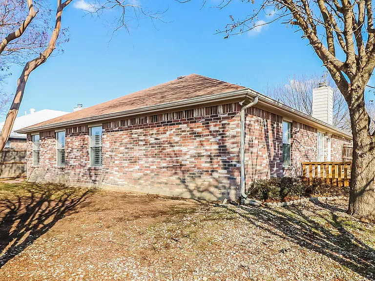 1201 Gray Dawn Dr — Photo 16