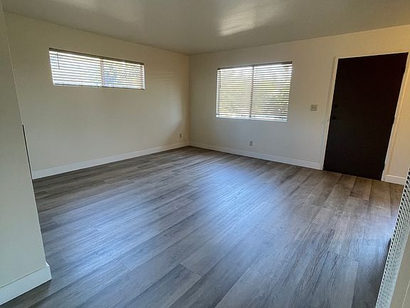 3rd image of 149 Lee St #2