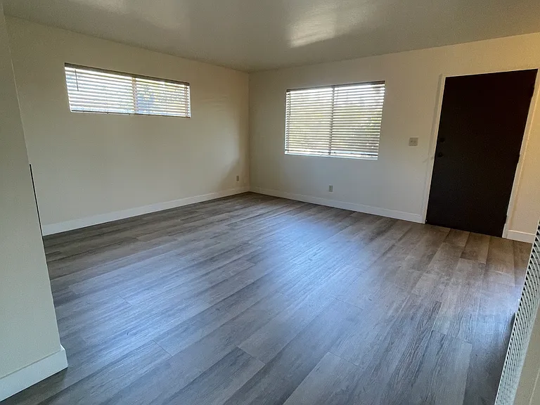 149 Lee St #2 — Photo 3