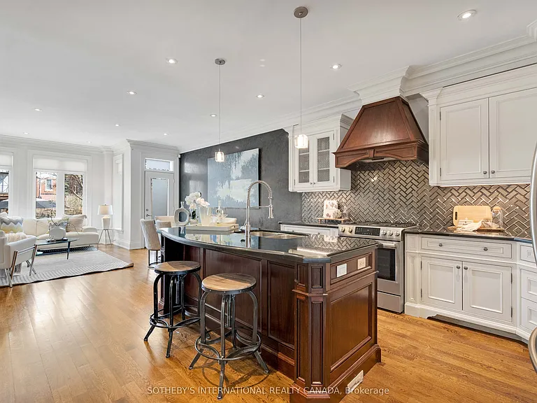 721 Markham St — Photo 4