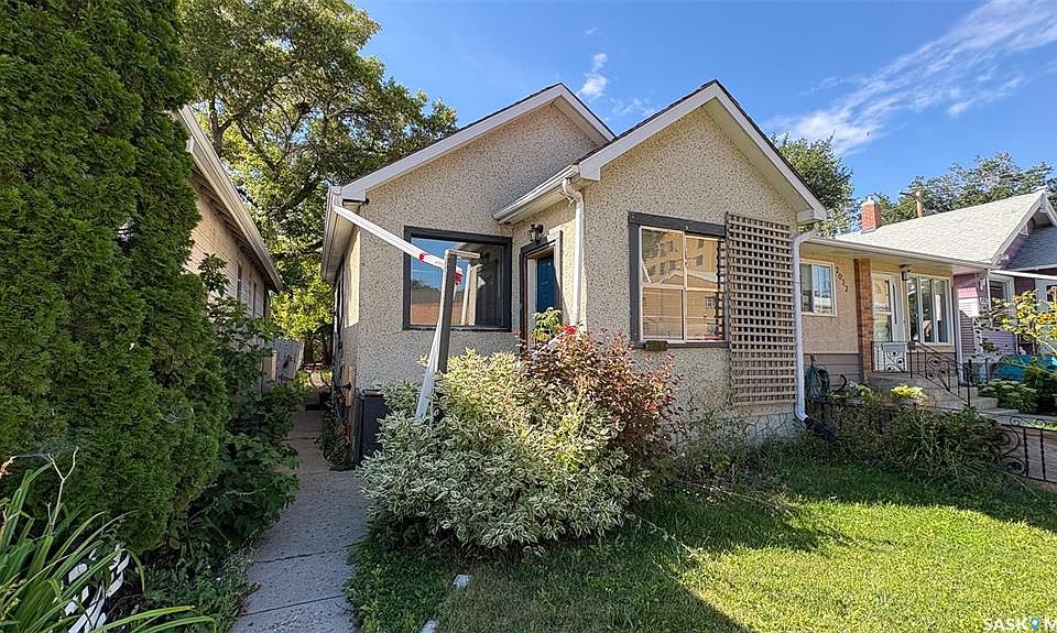 1st image of 2034 QUEBEC STREET