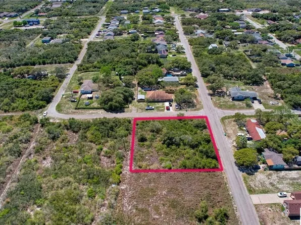 15 S 8th St, Aransas Pass, TX 78336