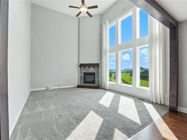 7611 N Adrian Ave, Kansas City, MO 64151