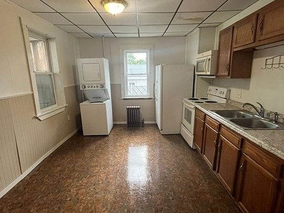 5th image of 113 S Chestnut St