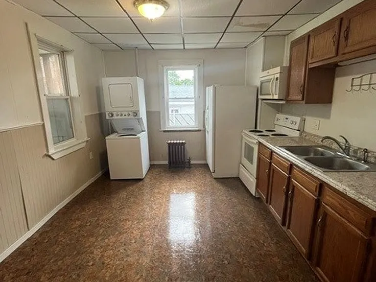 113 S Chestnut St — Photo 5