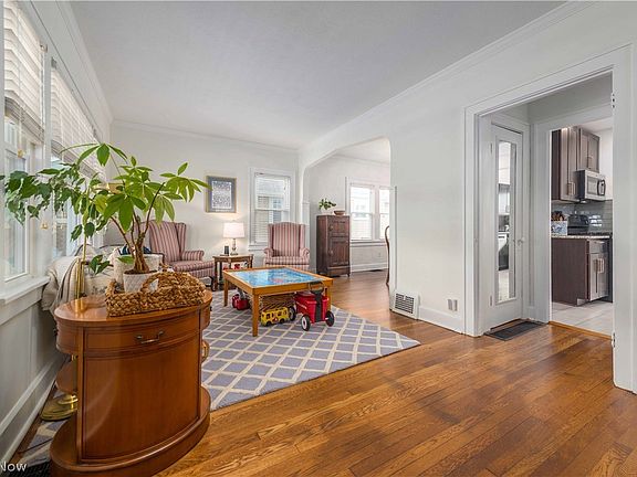 5th image of 1700 Wright Ave