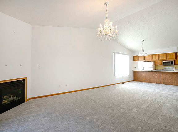 4th image of 2384 Arnold Ave #2384