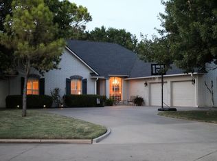 2203 Meadow Lark Dr, Duncan, OK 73533