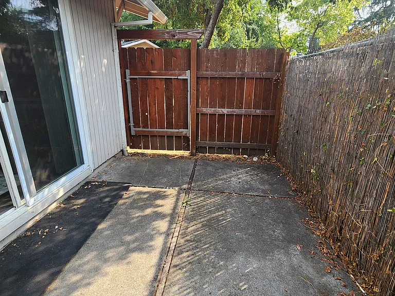 725 Rocky Road Dr — Photo 53